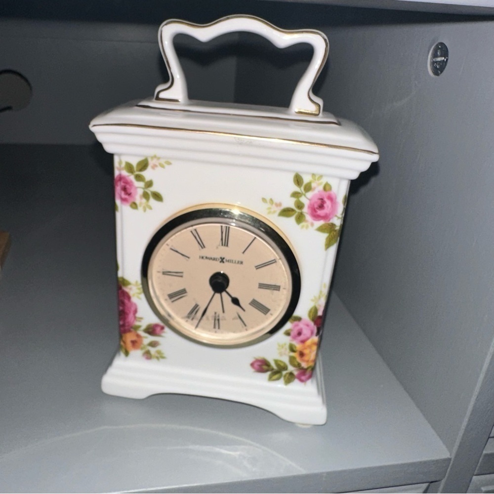 Royal Albert Country Roses Cottage core Quartz Ceramic Clock Howard Miller